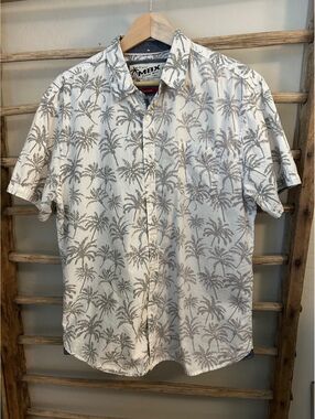 MBX Denim Wear XL White Short Sleeve Button-Up Shirt with Gray Palm Tree Print